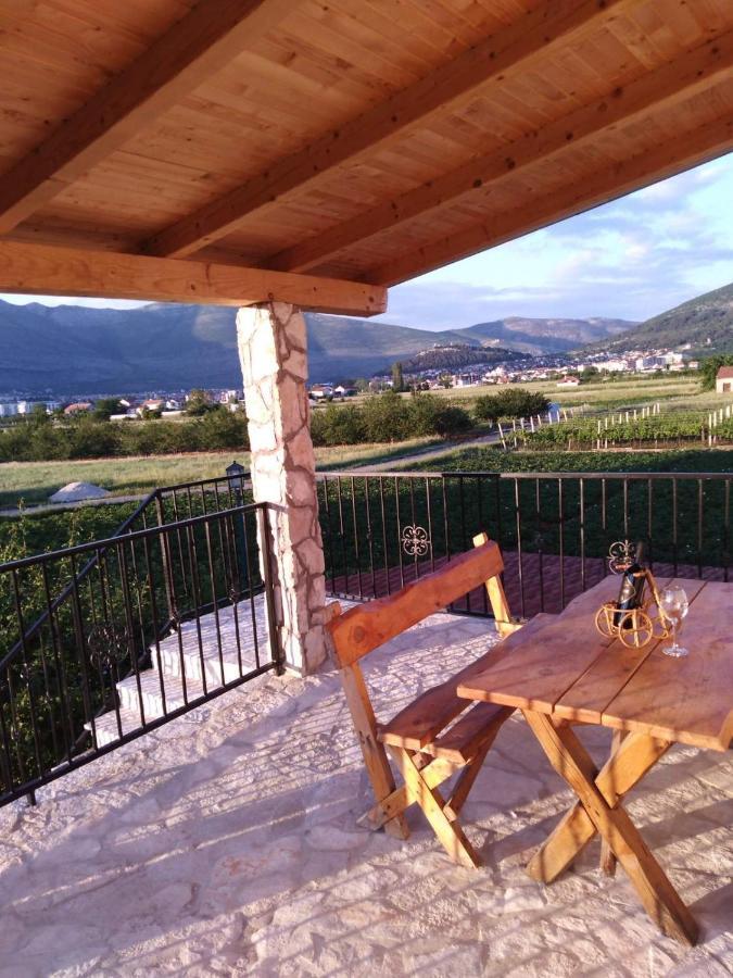 Vinarija "Delmo" Apartments Trebinje Bagian luar foto