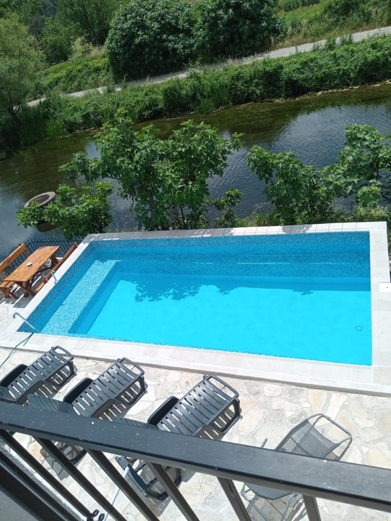 Vinarija "Delmo" Apartments Trebinje Bagian luar foto